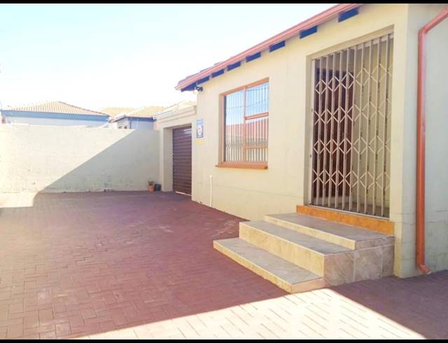 3 BEDROOM HOUSE FOR SALE IN RIVERLEA